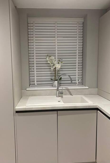 Rivendell Modern 2 Bedroom Apartment In St Peters Village Sleeps 6 Broadstairs Exterior foto