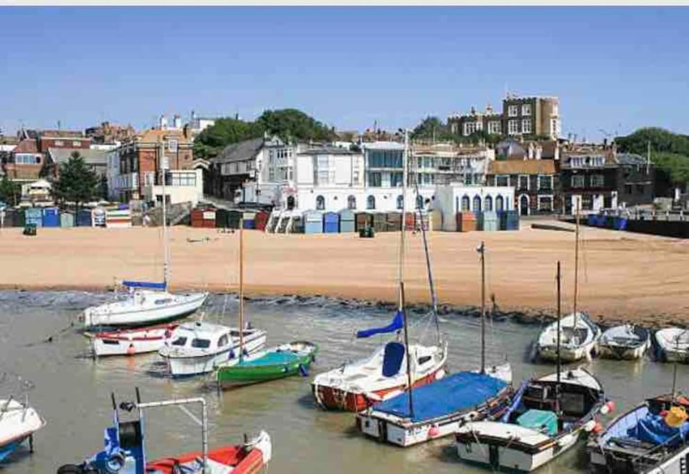 Rivendell Modern 2 Bedroom Apartment In St Peters Village Sleeps 6 Broadstairs Exterior foto